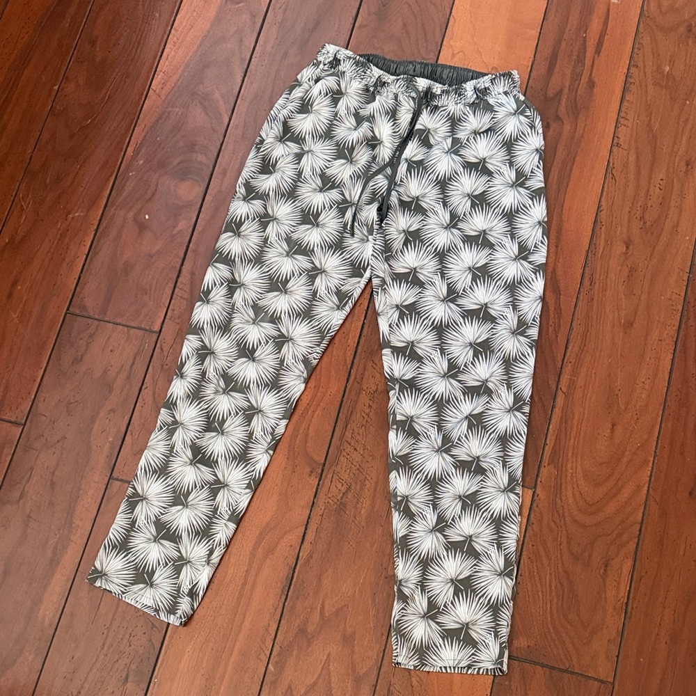 Etam Lingerie - Womens Green and White Patterned Pajama Set
